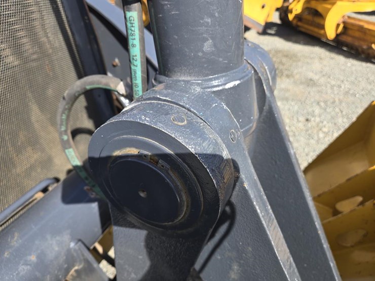 2015-deere-310sl-hl-image-24