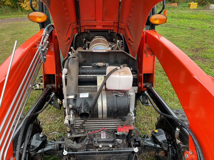 #8065-•-2024-bad-boy-4035ch-4wd-tractor-with-front-mount-berco-66"-snowblower-image-45