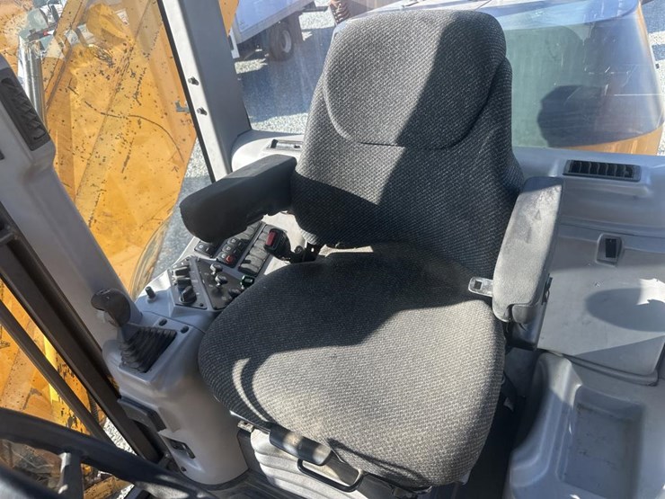 2007-volvo-g946-image-37