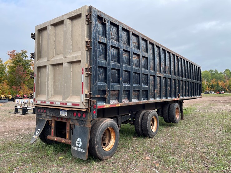 #8104-•-1982-accrt.-40'-3-axle-open-top-gondola-scrap-hauling-trailer-(has-mi-title)-image-5