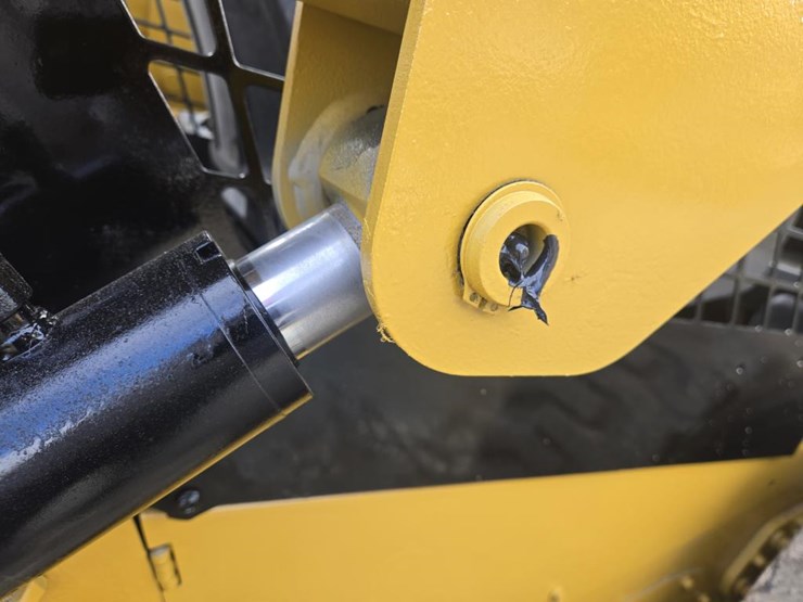 caterpillar-242d3-image-28