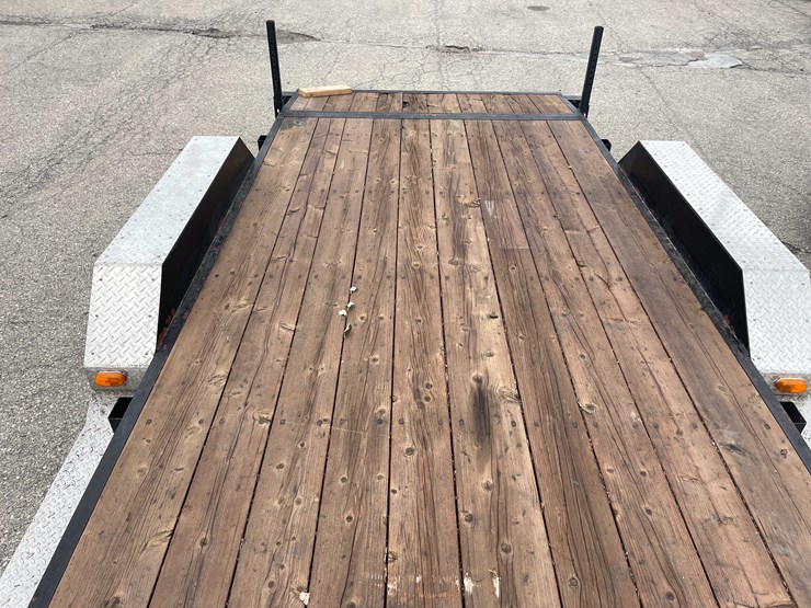 #1977-•-20'-tandem-axle-trailer-(has-wi-title)-image-28