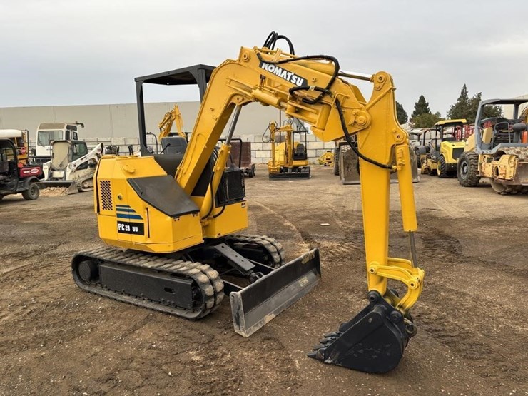 komatsu-pc28uu-image-2