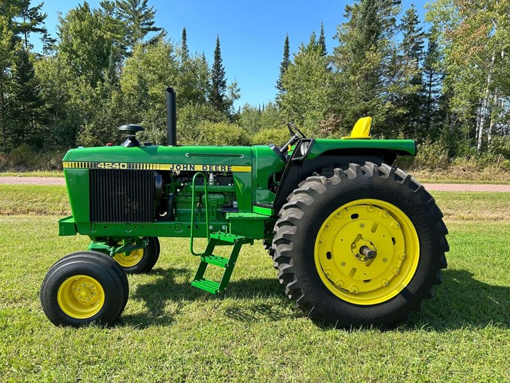john-deere-4240-image-5