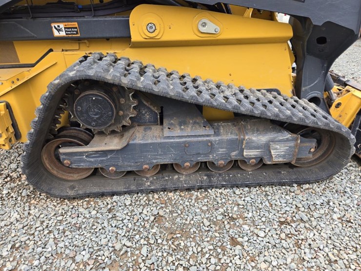 2022-deere-333g-image-53