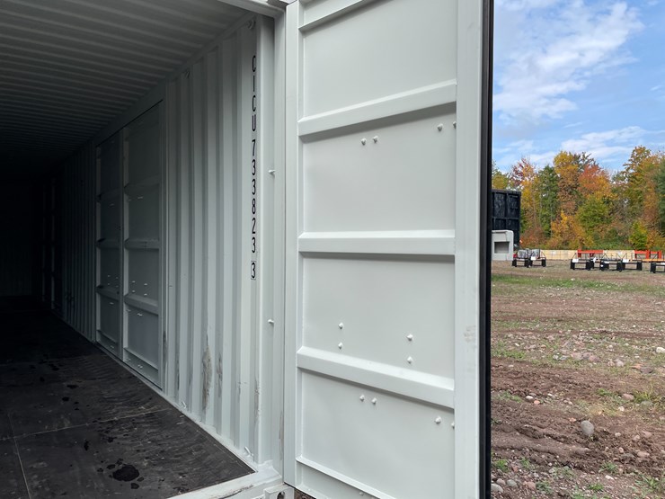 #8105-•-40'-high-cube-container-image-13