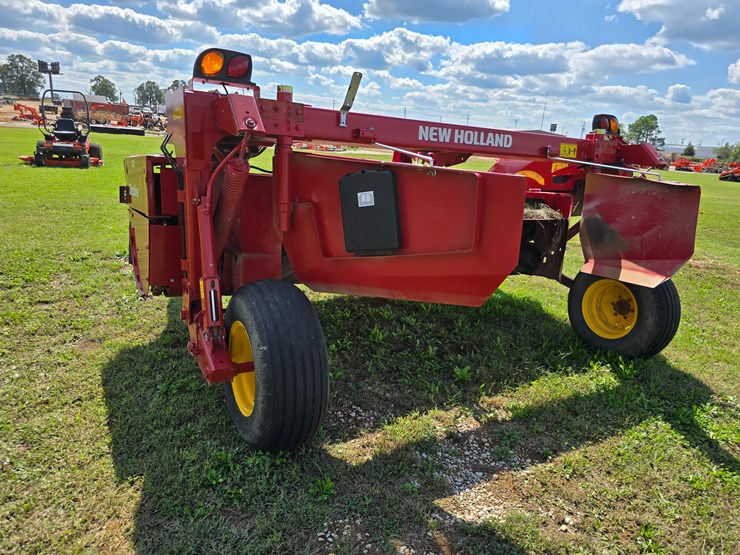 2023-new-holland-210-image-19