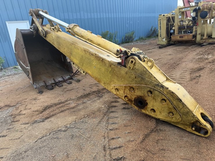 caterpillar-235-image-21