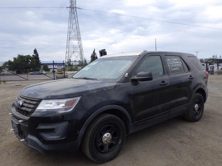 2016-ford-explorer-image-1