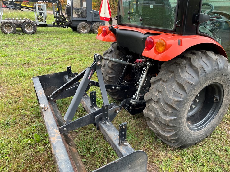 #8065-•-2024-bad-boy-4035ch-4wd-tractor-with-front-mount-berco-66"-snowblower-image-33