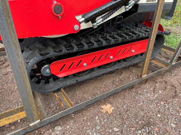 #8162-•-agt-stand-on-self-loading-crawler-dumper-image-12