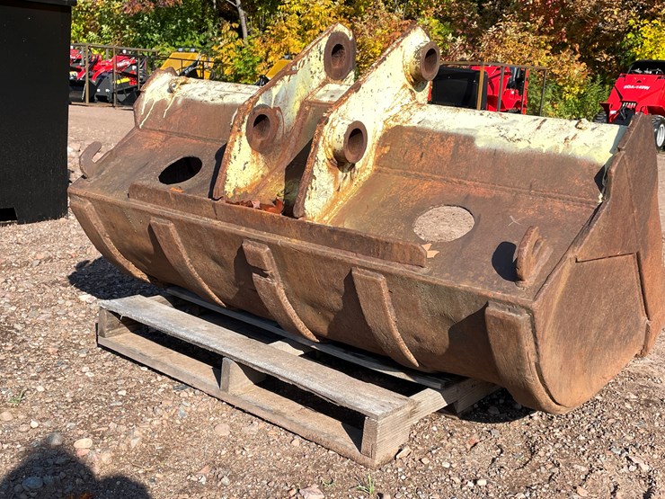 #8207-•-excavator-bucket-image-4