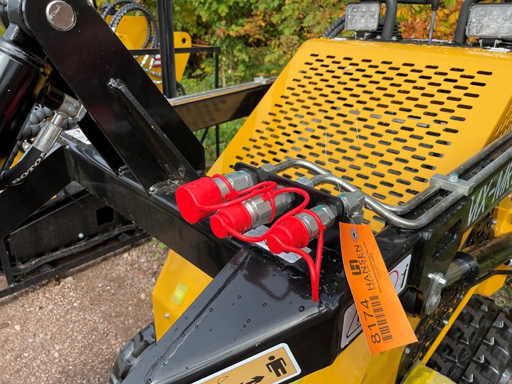 #8174-•-agt-compact-track-loader-image-10