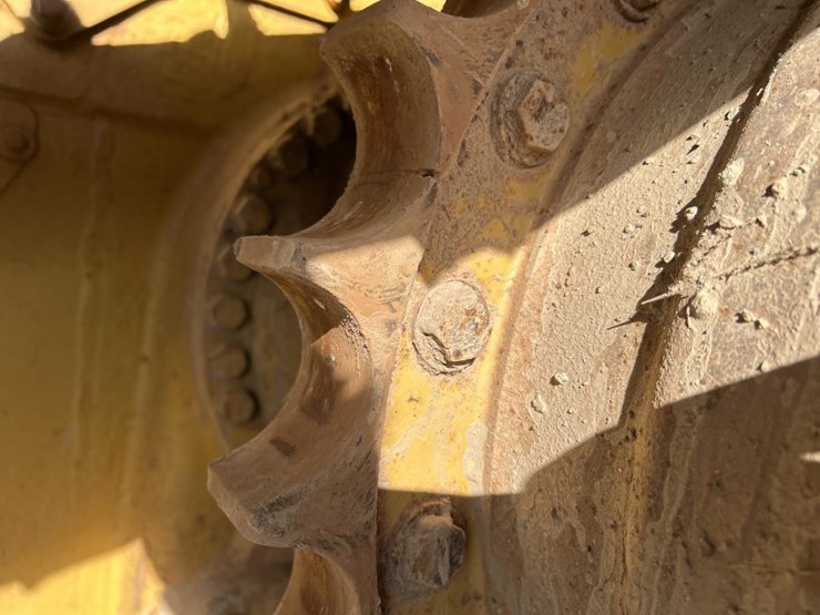 caterpillar-d4h-image-60