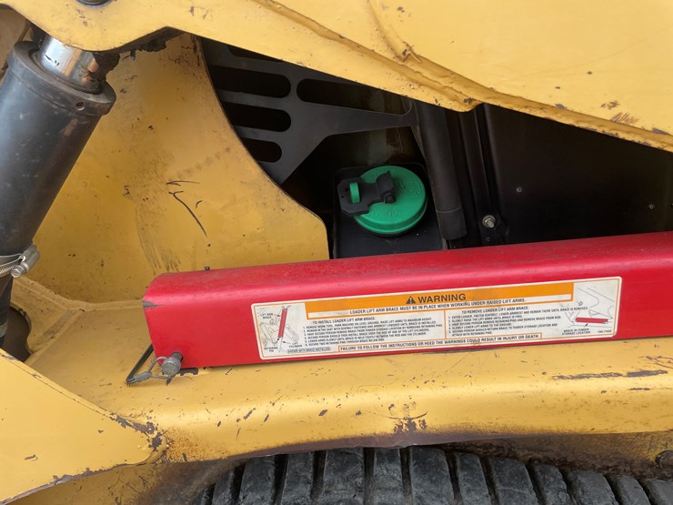 2002-caterpillar-257-image-30