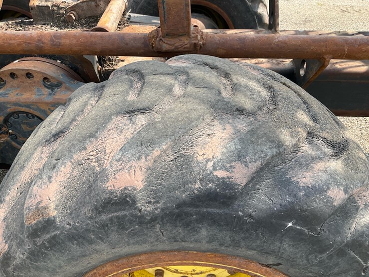 2006-deere-1010d-image-14
