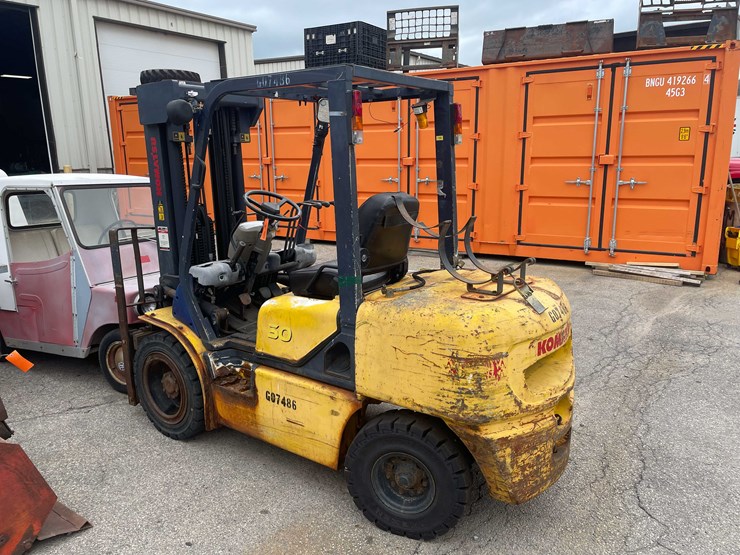 #1982-•-komatsu-forklift-(o4)-image-3