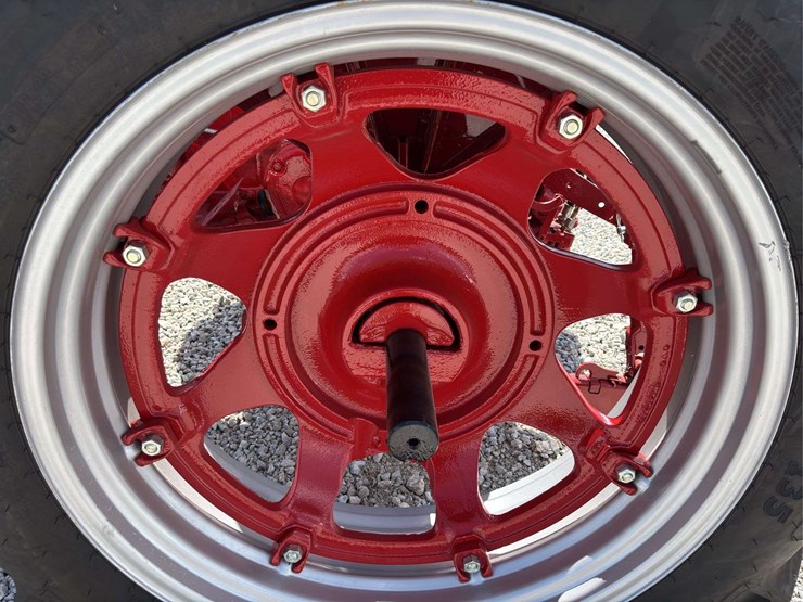 farmall-340-image-52