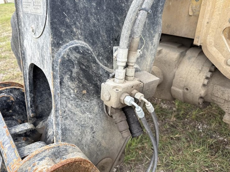caterpillar-th407c-image-22