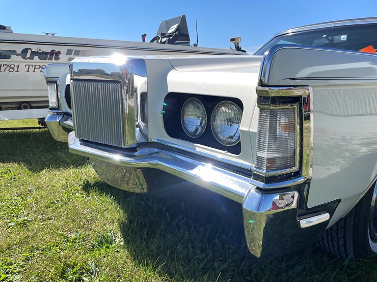 #1022-•-1969-lincoln-continental-mark-iii-image-13