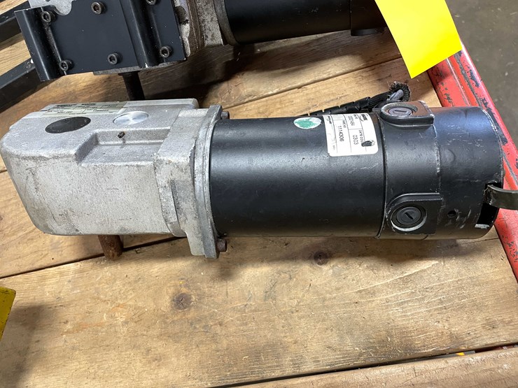 #5515-•-(2)-gear-reduction-pc-motor-(cw)-image-6