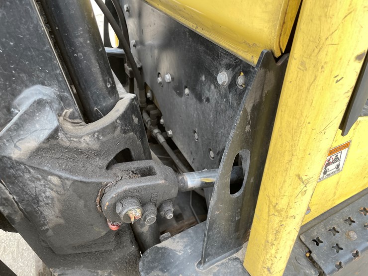 #1036-•-hyster-40-3,750lb-lp-forklift-image-12