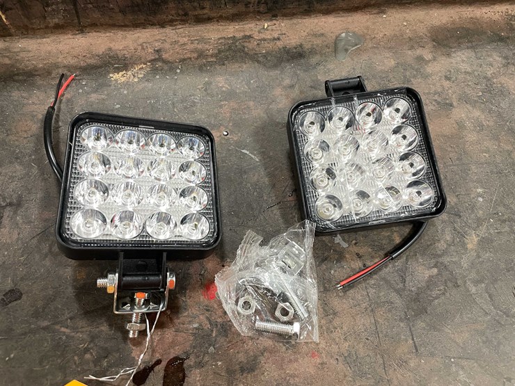 #5547-•-(2)-led-work-lights,-3.5"-square,-12/24vdc-(pr10)-image-1