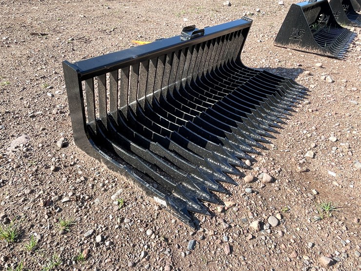 #8226-•-new-kc-72"-skid-steer-skeleton-bucket-image-3
