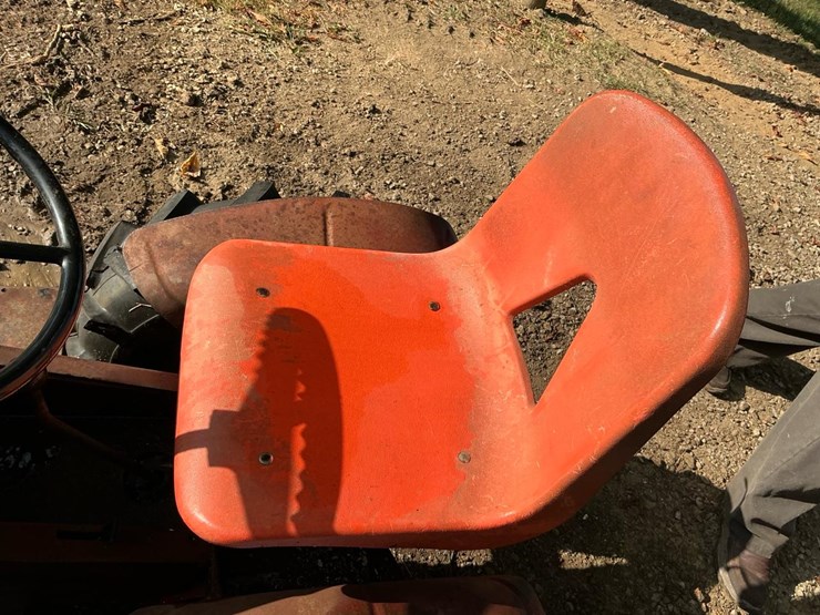 #114-•-wheel-horse-garden-tractor-image-26
