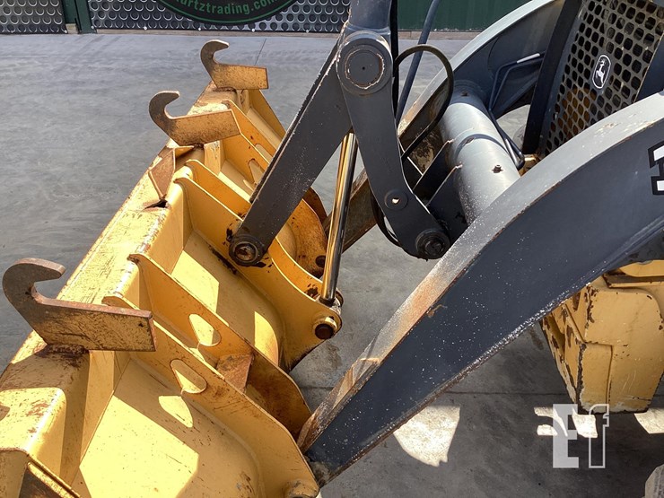 2010-deere-310j-image-10