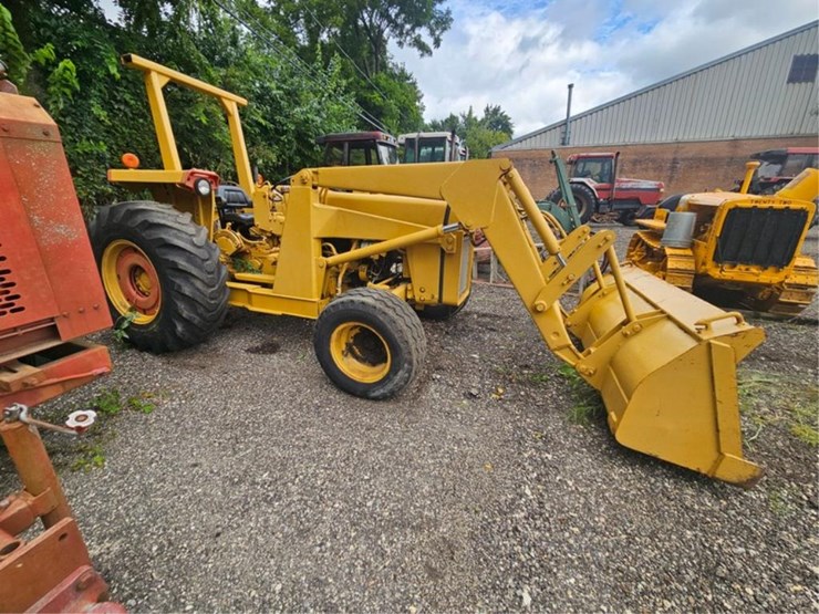 #2008-•-massey-ferguson-loader-tractor-image-6
