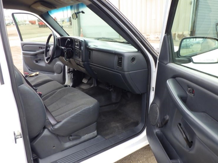 2002-chevrolet-1500-image-6