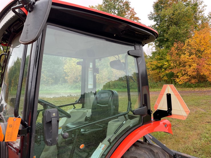 #8065-•-2024-bad-boy-4035ch-4wd-tractor-with-front-mount-berco-66"-snowblower-image-25