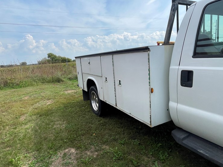 2006-ford-f550-image-19