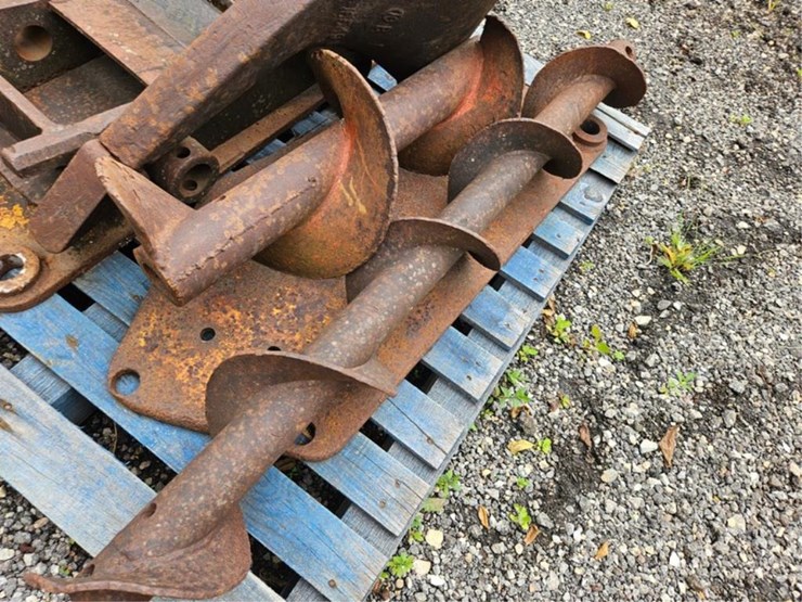 #2071-•-excavator-frost-tooth,-auger-&-plates-image-8