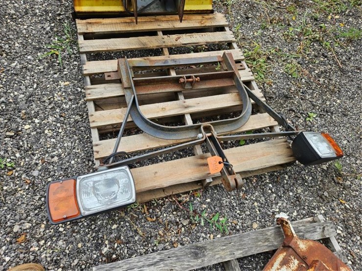 #2049-•-snow-plow-frame-image-5