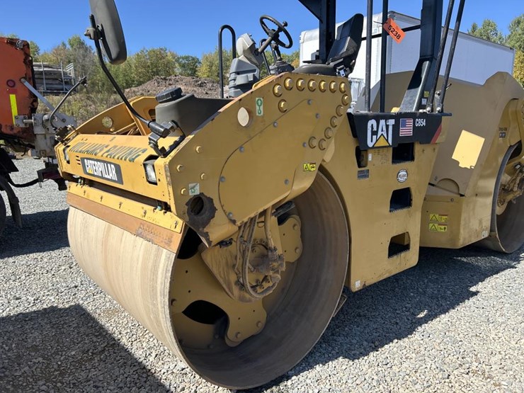 caterpillar-cb54-image-9