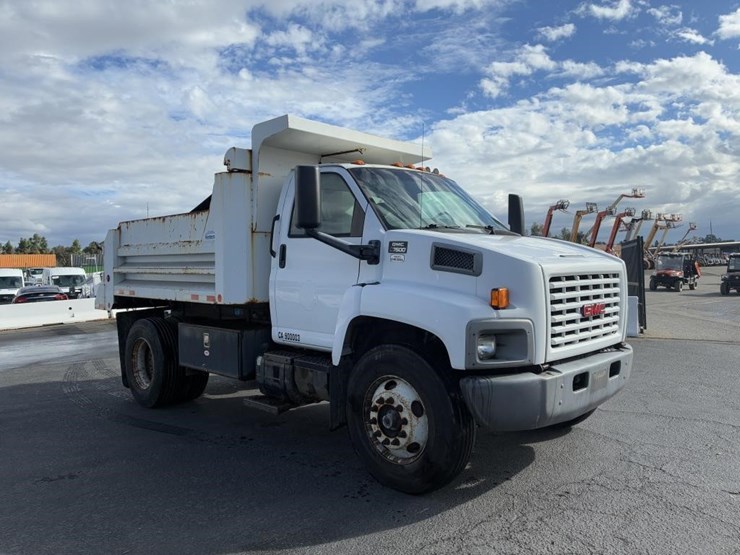 2008-gmc-c7500-dump-truck-image-2