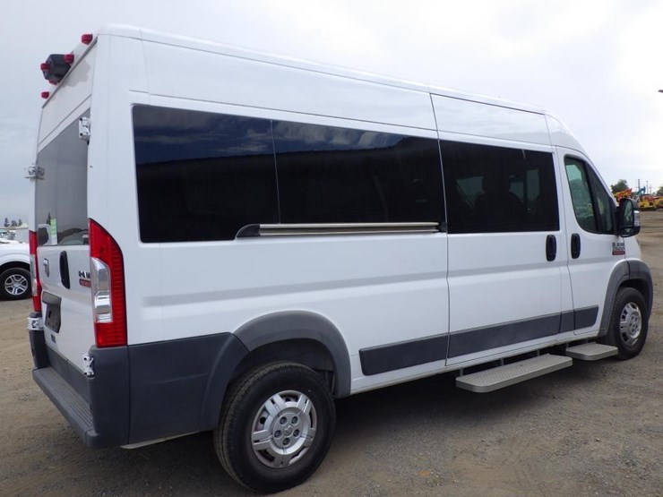 2018-ram-promaster-2500-image-3