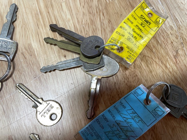 #5518-•-vintage-auto-keys-(cw)-image-6