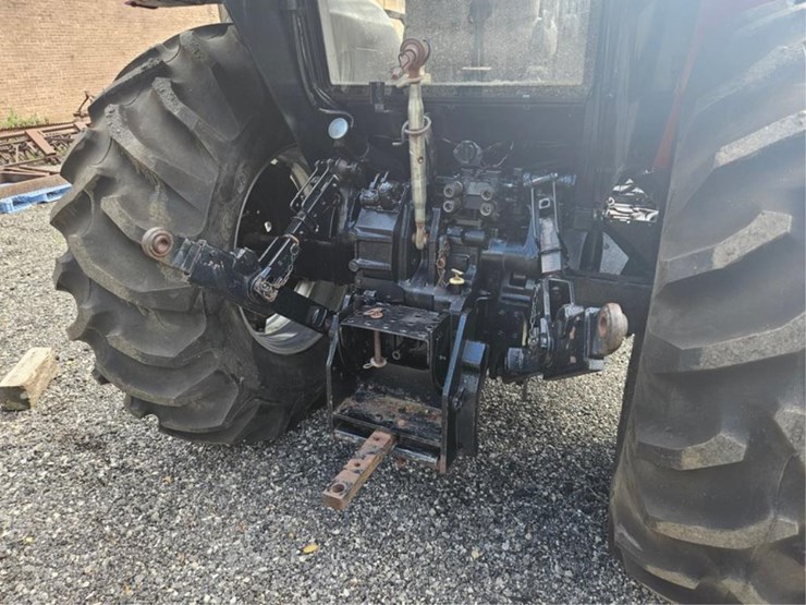 #2005-•-case-international-5140-tractor-image-13