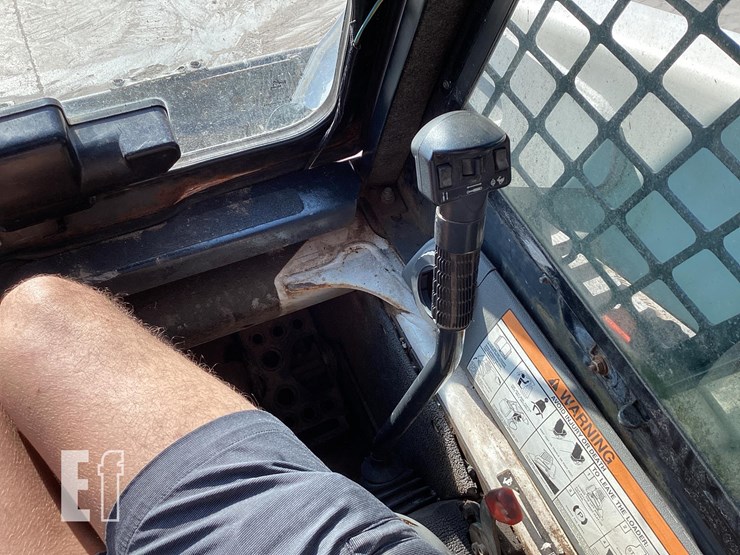 2008-bobcat-t300-image-18