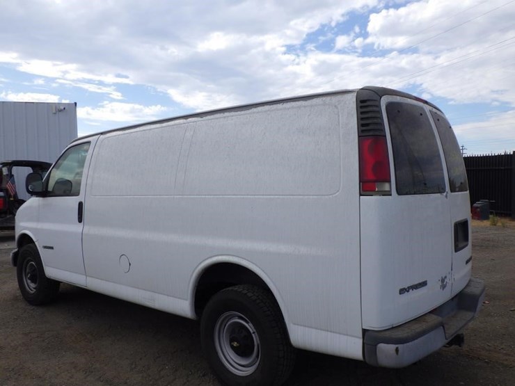 1999-chevrolet-express-3500-image-4