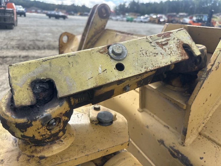 caterpillar-d4g-image-22