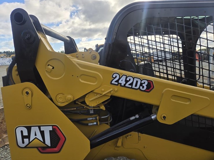caterpillar-242d3-image-27