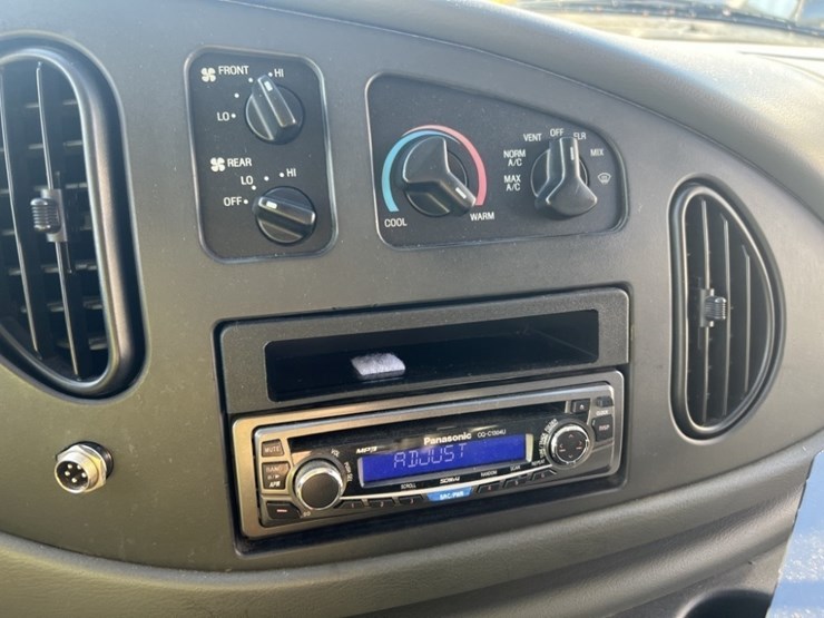 2008-ford-e350-image-29