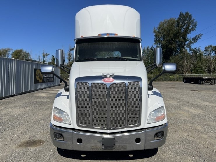 2020-peterbilt-579-image-8