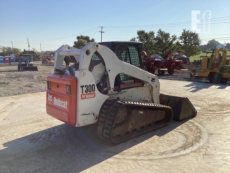 2008-bobcat-t300-image-4