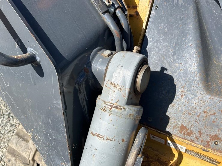 2018-deere-333g-image-15