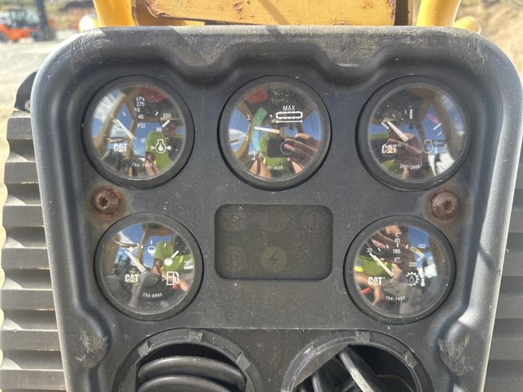 caterpillar-d4g-image-26